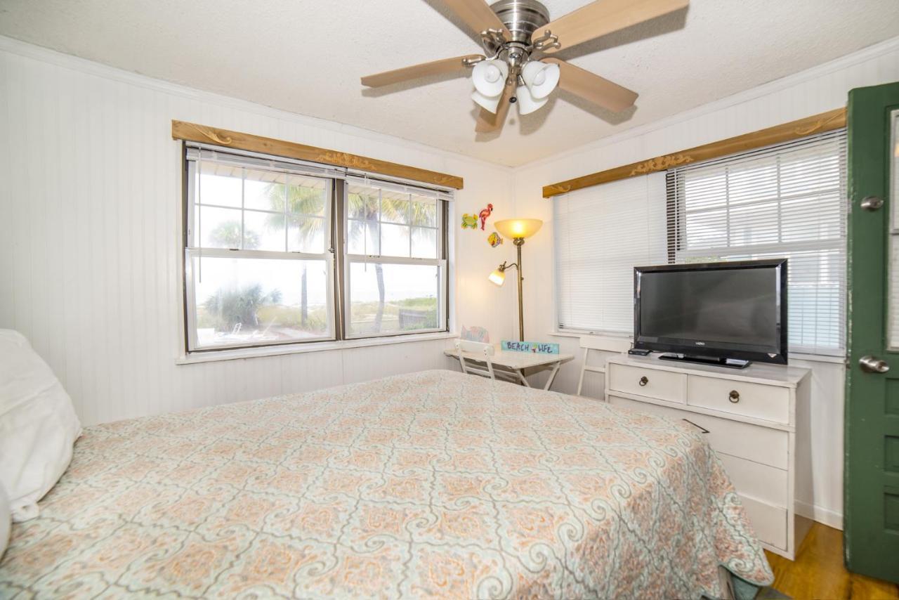 Sun N Fun Beachfront Vacation Rentals 인디언쇼어스 외부 사진